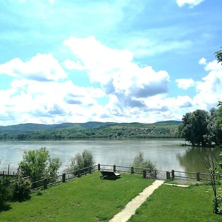 Captain'S House By The Danube River Cerevic Extérieur photo