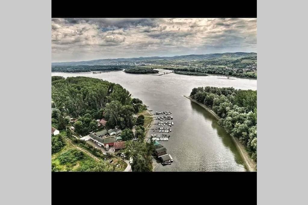 Captain'S House By The Danube River Cerevic Extérieur photo