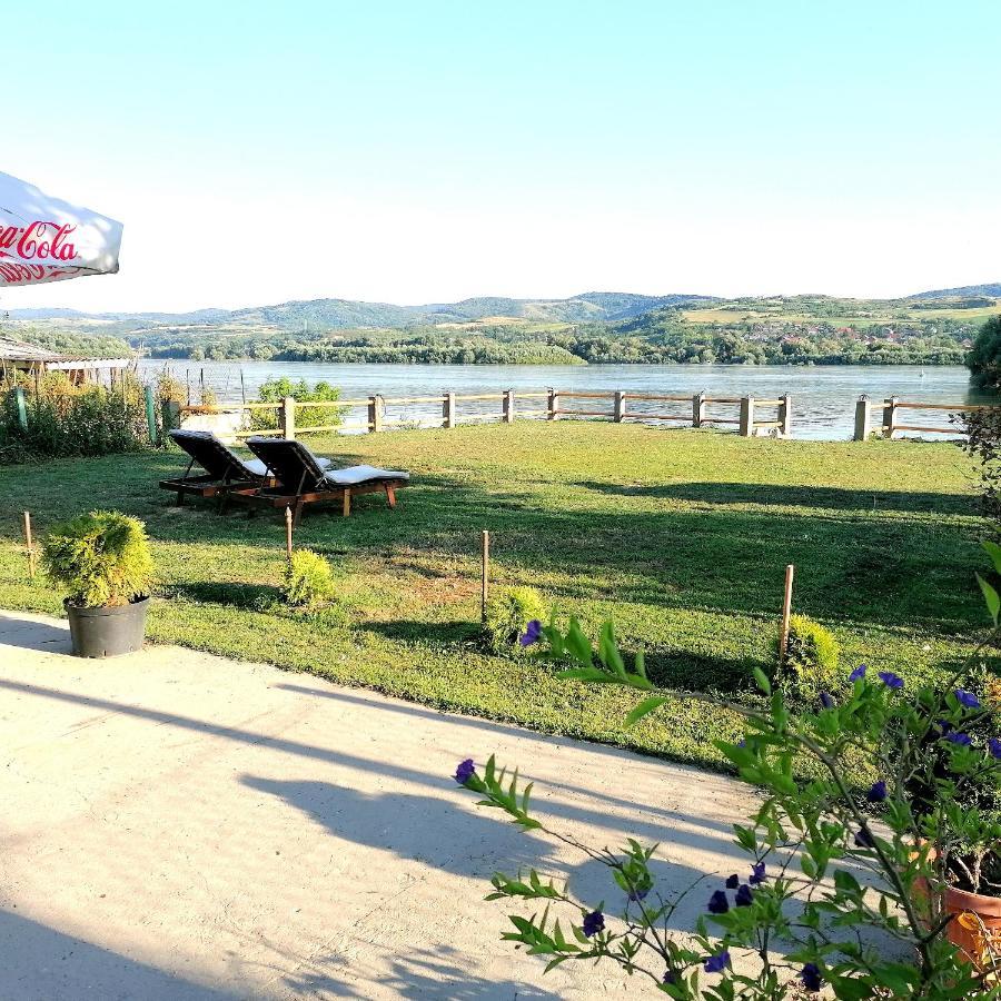 Captain'S House By The Danube River Cerevic Extérieur photo